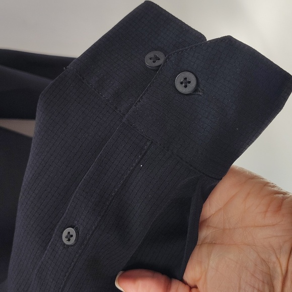 Apt 9 Mens Button Down Size Large Untucked Fit Slim Fit Black Breathable Shirt - Picture 6 of 7